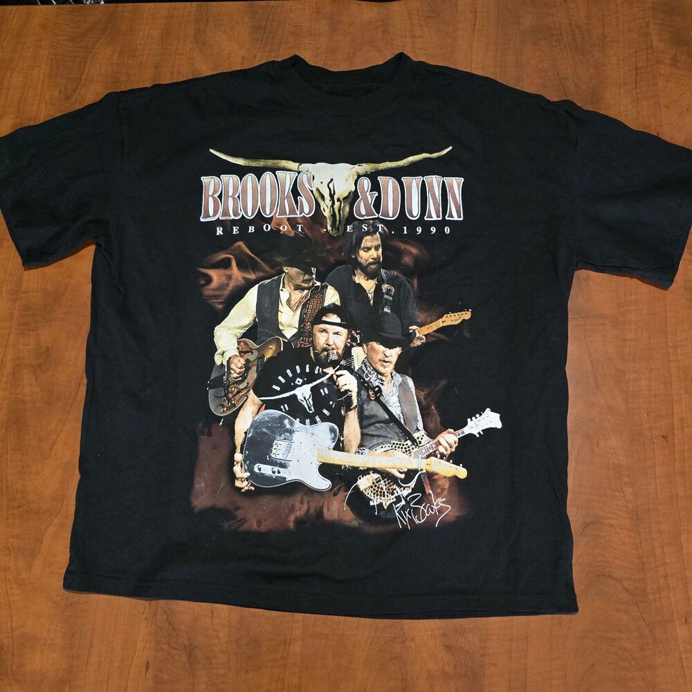 Brooks & Dunn Est 1990 Reboot Short Sleeve Crew Neck Front Side Graphic Tee M